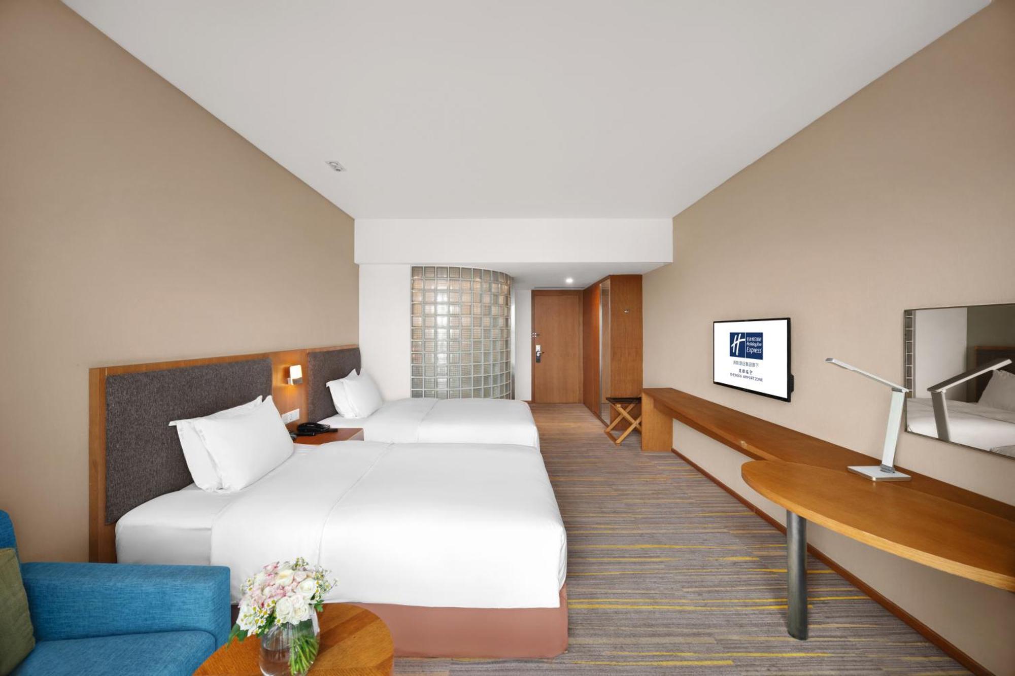 Holiday Inn Express Chengdu Airport Zone Free Shuttle From Shuangliu International Airport To Hotel ,Welcome Drink Dış mekan fotoğraf