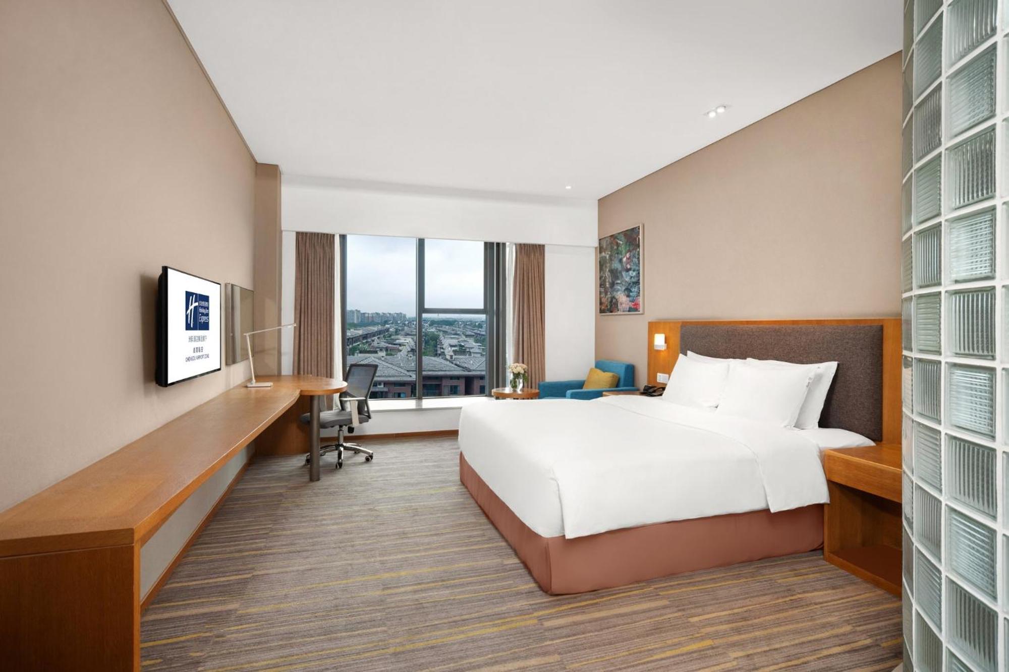 Holiday Inn Express Chengdu Airport Zone Free Shuttle From Shuangliu International Airport To Hotel ,Welcome Drink Dış mekan fotoğraf