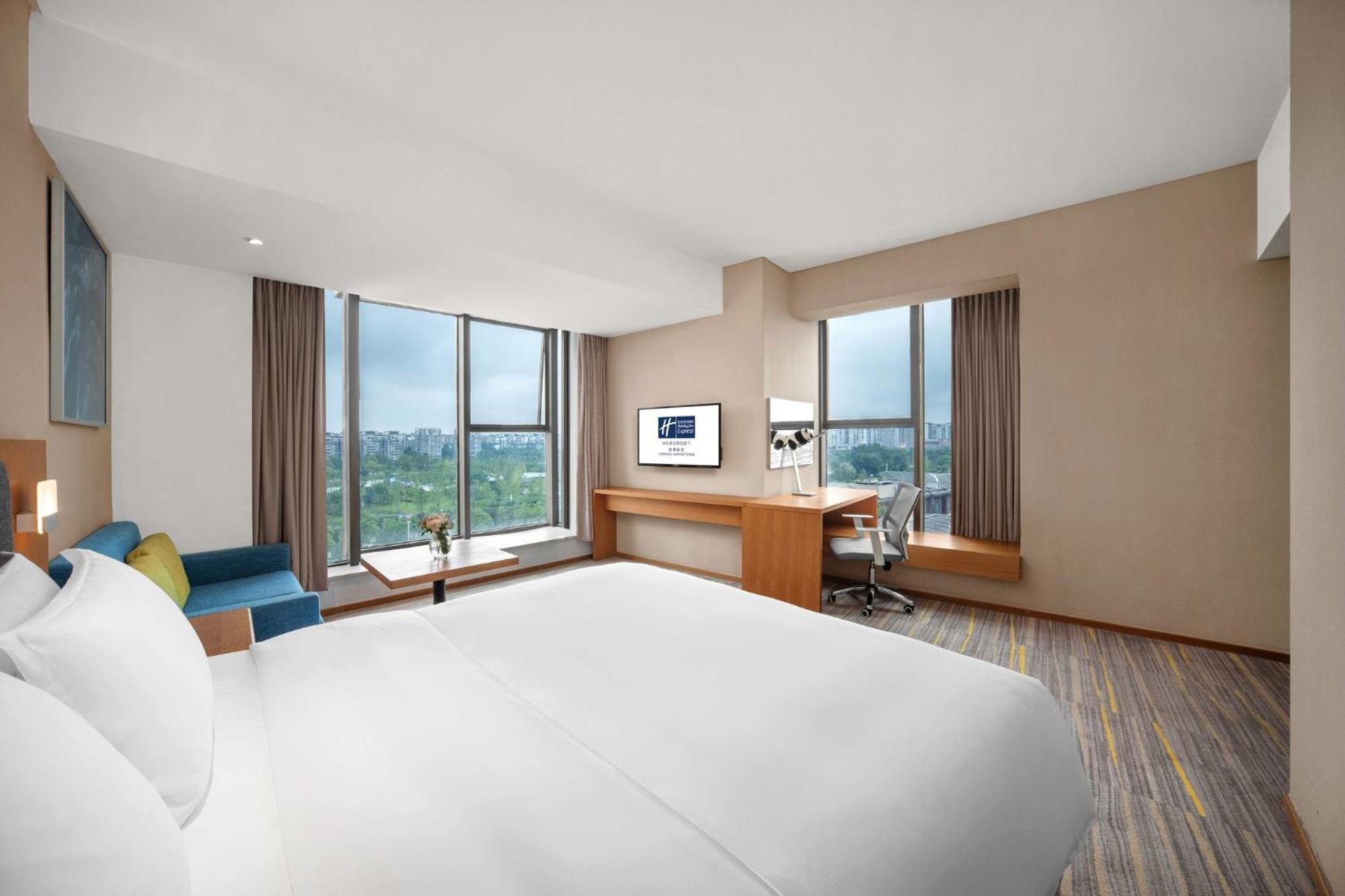 Holiday Inn Express Chengdu Airport Zone Free Shuttle From Shuangliu International Airport To Hotel ,Welcome Drink Dış mekan fotoğraf