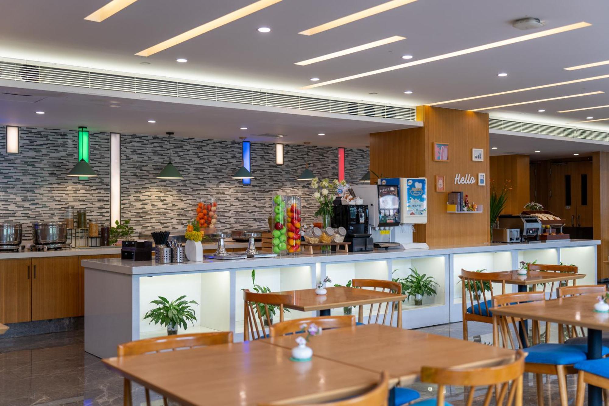 Holiday Inn Express Chengdu Airport Zone Free Shuttle From Shuangliu International Airport To Hotel ,Welcome Drink Dış mekan fotoğraf