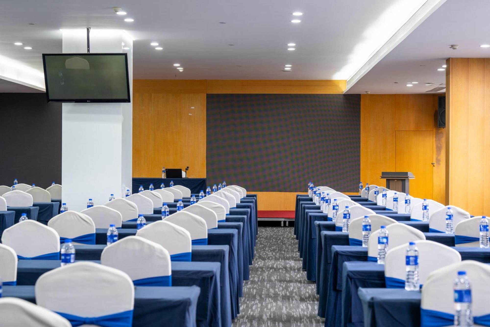 Holiday Inn Express Chengdu Airport Zone Free Shuttle From Shuangliu International Airport To Hotel ,Welcome Drink Dış mekan fotoğraf