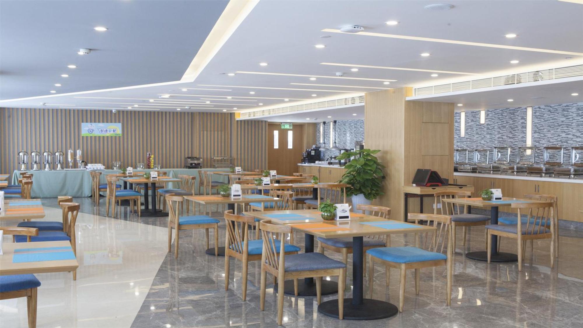 Holiday Inn Express Chengdu Airport Zone Free Shuttle From Shuangliu International Airport To Hotel ,Welcome Drink Dış mekan fotoğraf