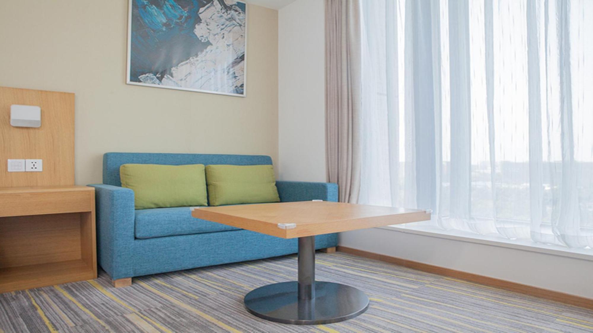 Holiday Inn Express Chengdu Airport Zone Free Shuttle From Shuangliu International Airport To Hotel ,Welcome Drink Dış mekan fotoğraf