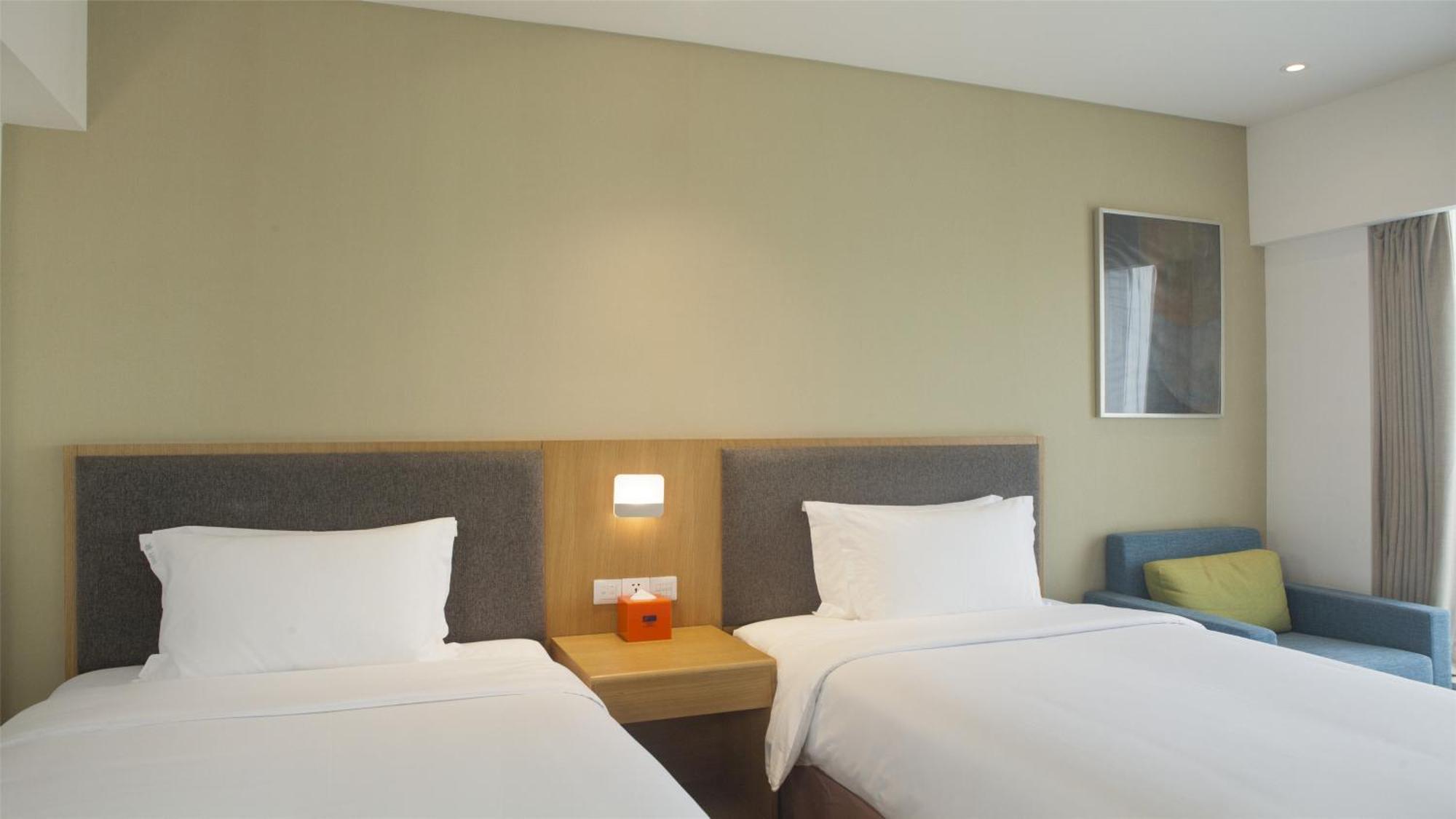 Holiday Inn Express Chengdu Airport Zone Free Shuttle From Shuangliu International Airport To Hotel ,Welcome Drink Dış mekan fotoğraf