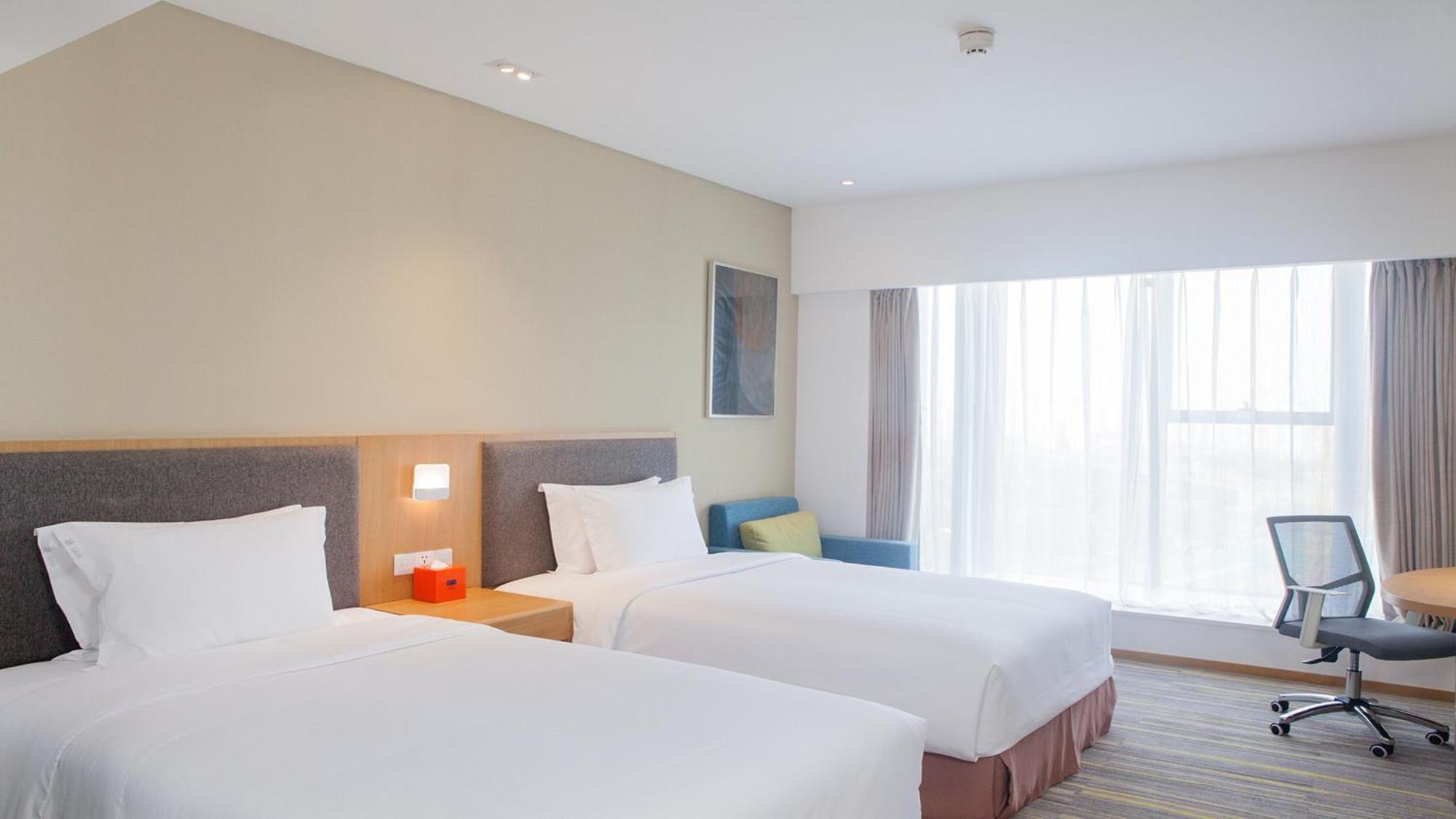 Holiday Inn Express Chengdu Airport Zone Free Shuttle From Shuangliu International Airport To Hotel ,Welcome Drink Dış mekan fotoğraf